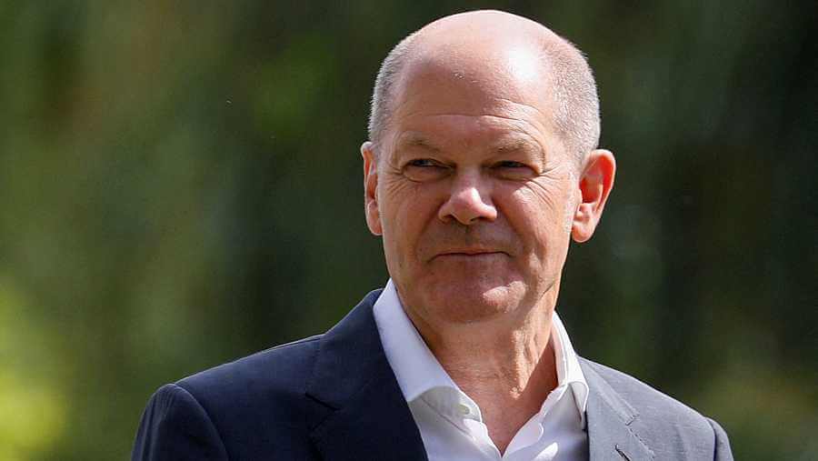 Protection Team Failure Puts German Chancellor Olaf Scholz at Risk